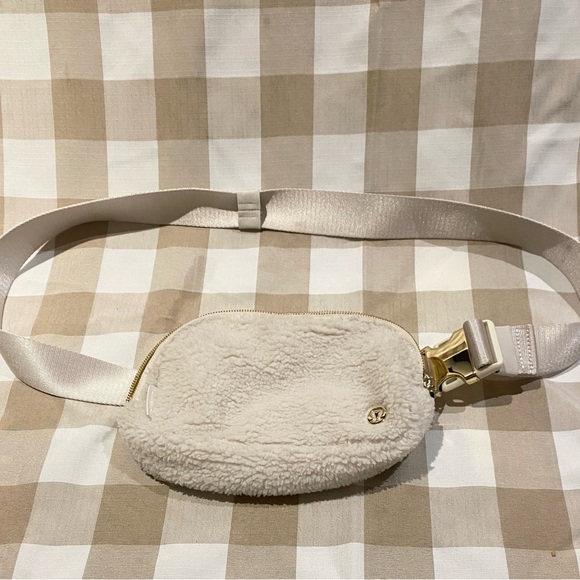 lululemon athletica Handbags - BRAND NEW WHITE FUZZY LULULEMON CROSS BODY BAG